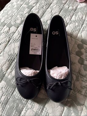 SO Girls Black Ballet Flats with Bow Accent